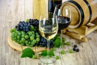 Правительство РФ отложило до конца года проверки виноделов по сертификации продукции